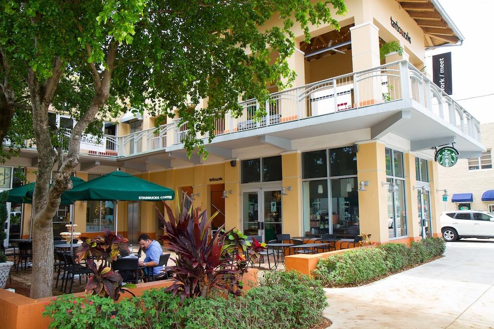 Rodeway Inn South Miami - Coral Gables Екстериор снимка