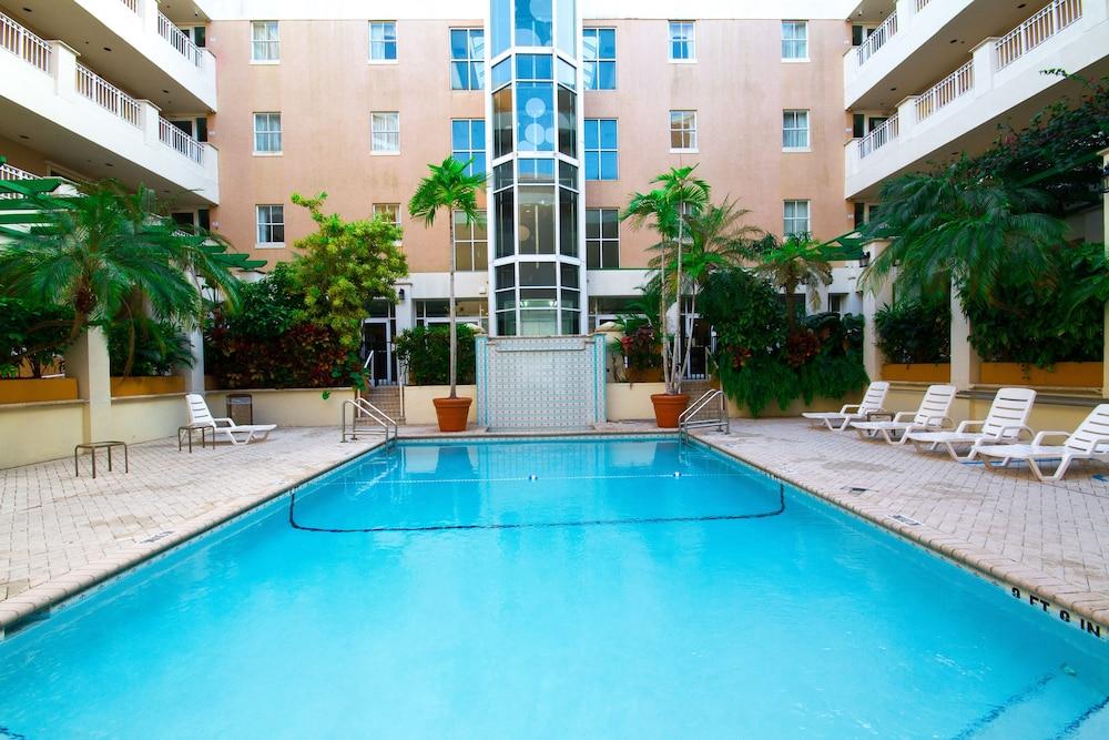 Rodeway Inn South Miami - Coral Gables Екстериор снимка