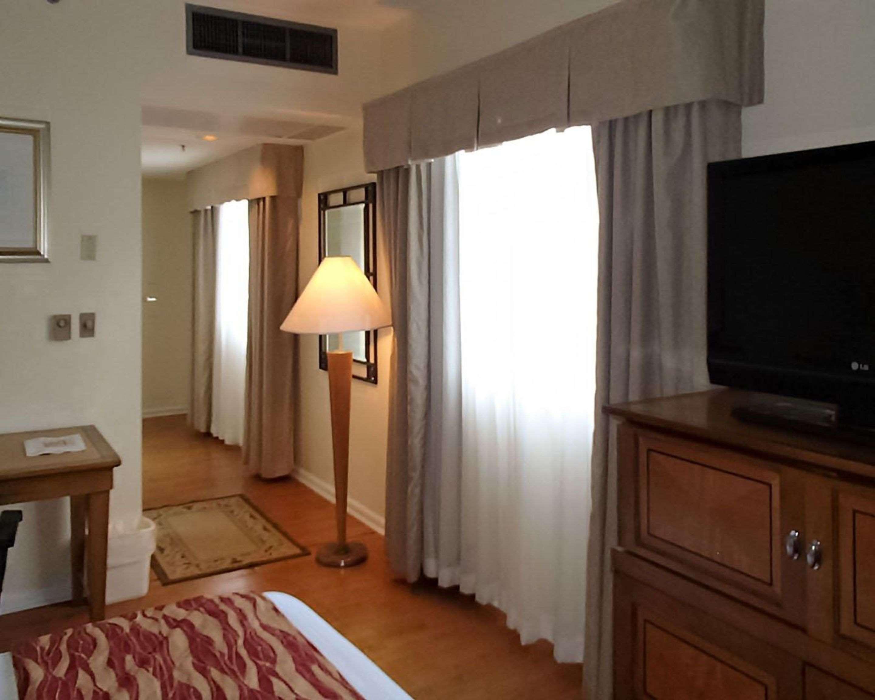 Rodeway Inn South Miami - Coral Gables Екстериор снимка