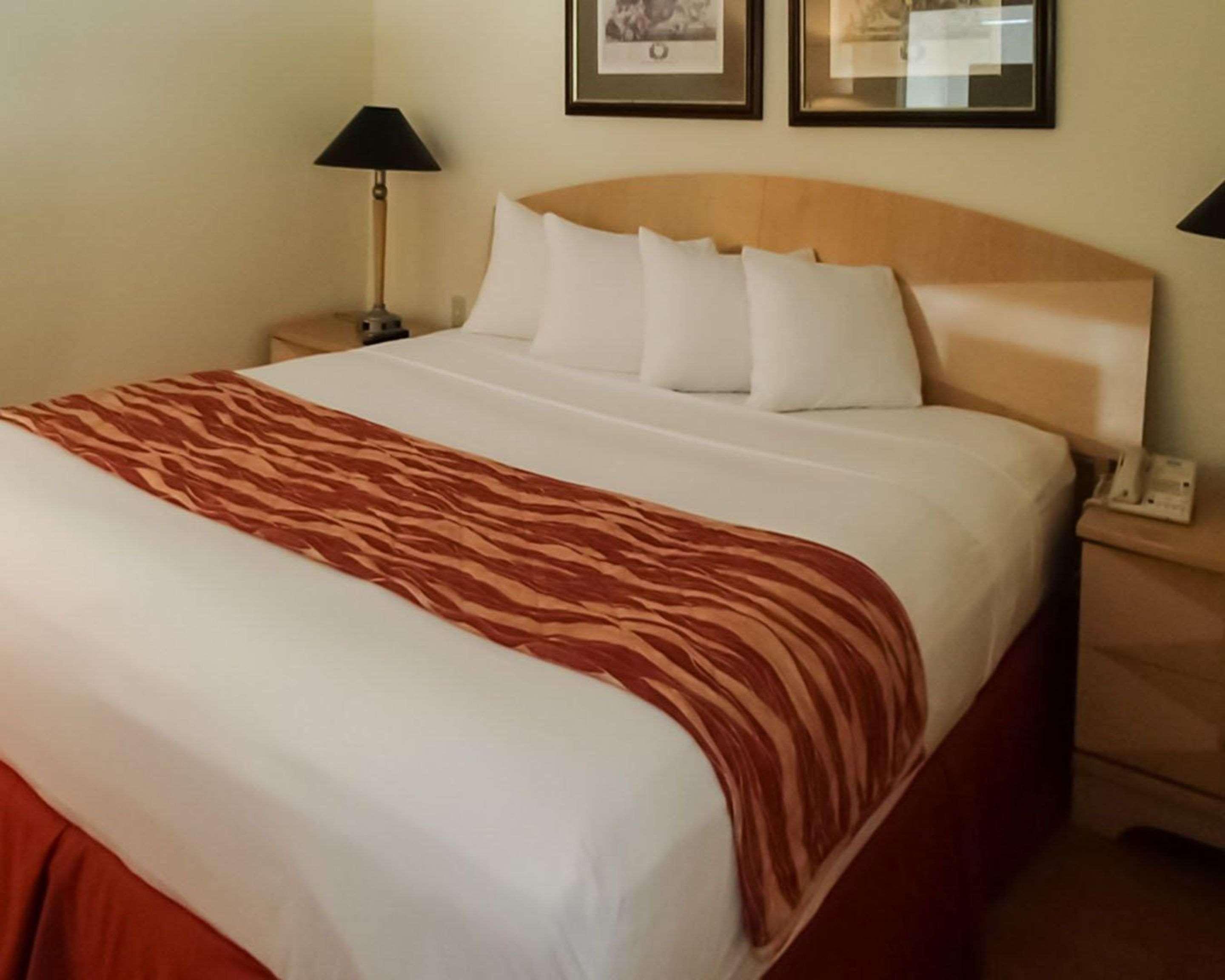 Rodeway Inn South Miami - Coral Gables Екстериор снимка