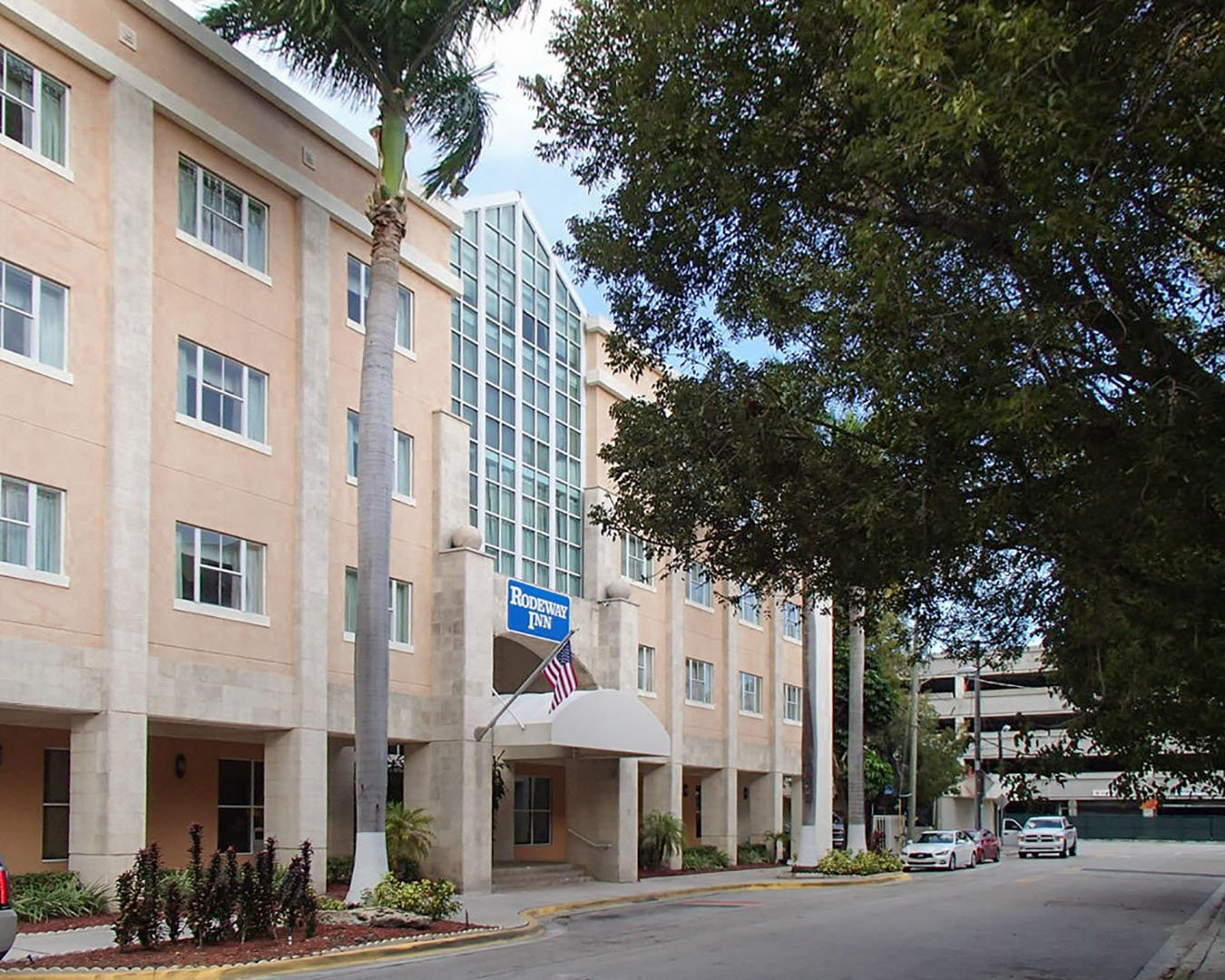 Rodeway Inn South Miami - Coral Gables Екстериор снимка