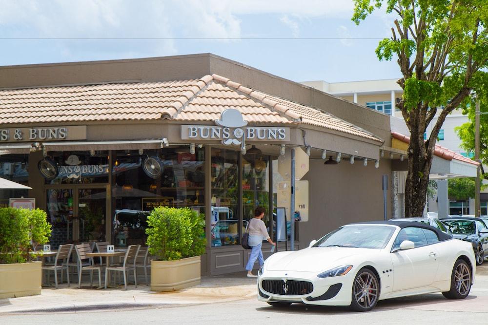 Rodeway Inn South Miami - Coral Gables Екстериор снимка