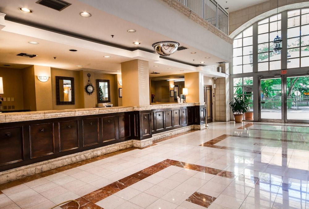 Rodeway Inn South Miami - Coral Gables Екстериор снимка
