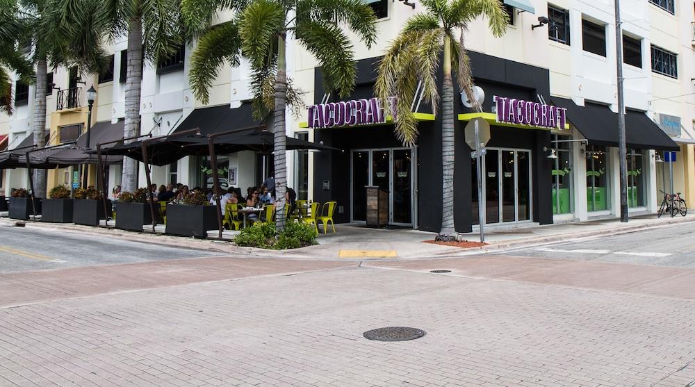 Rodeway Inn South Miami - Coral Gables Екстериор снимка