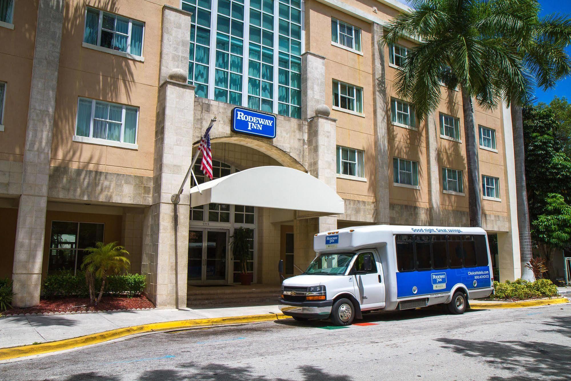 Rodeway Inn South Miami - Coral Gables Екстериор снимка