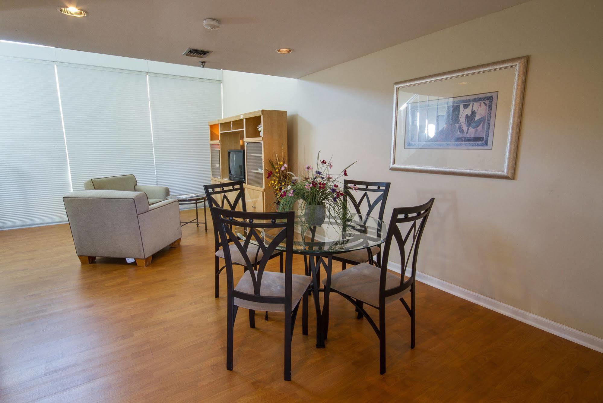 Rodeway Inn South Miami - Coral Gables Екстериор снимка