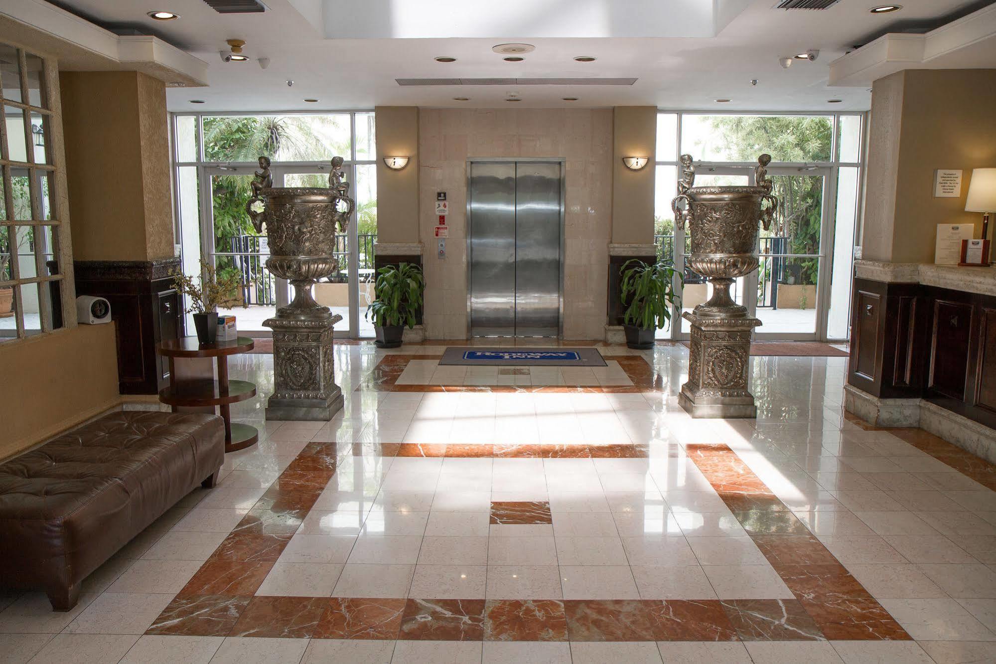 Rodeway Inn South Miami - Coral Gables Екстериор снимка