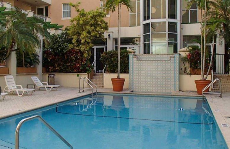Rodeway Inn South Miami - Coral Gables Екстериор снимка